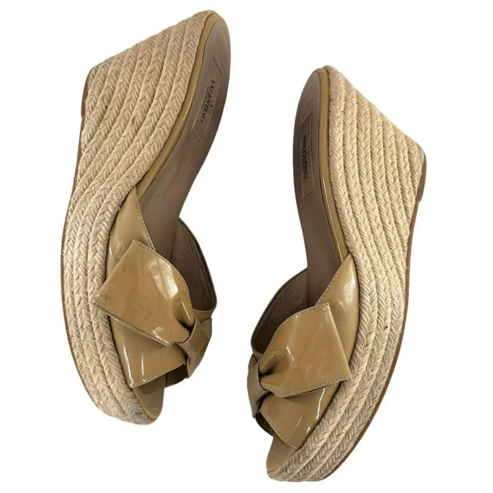 VALENTINO Camel Tan Patent Leather Bow Peep Toe Espadrille Mules Size 40